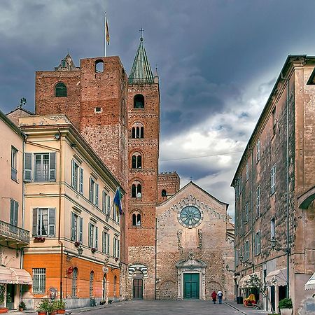 La Casa Dei Nonni Lägenhet Albenga Exteriör bild