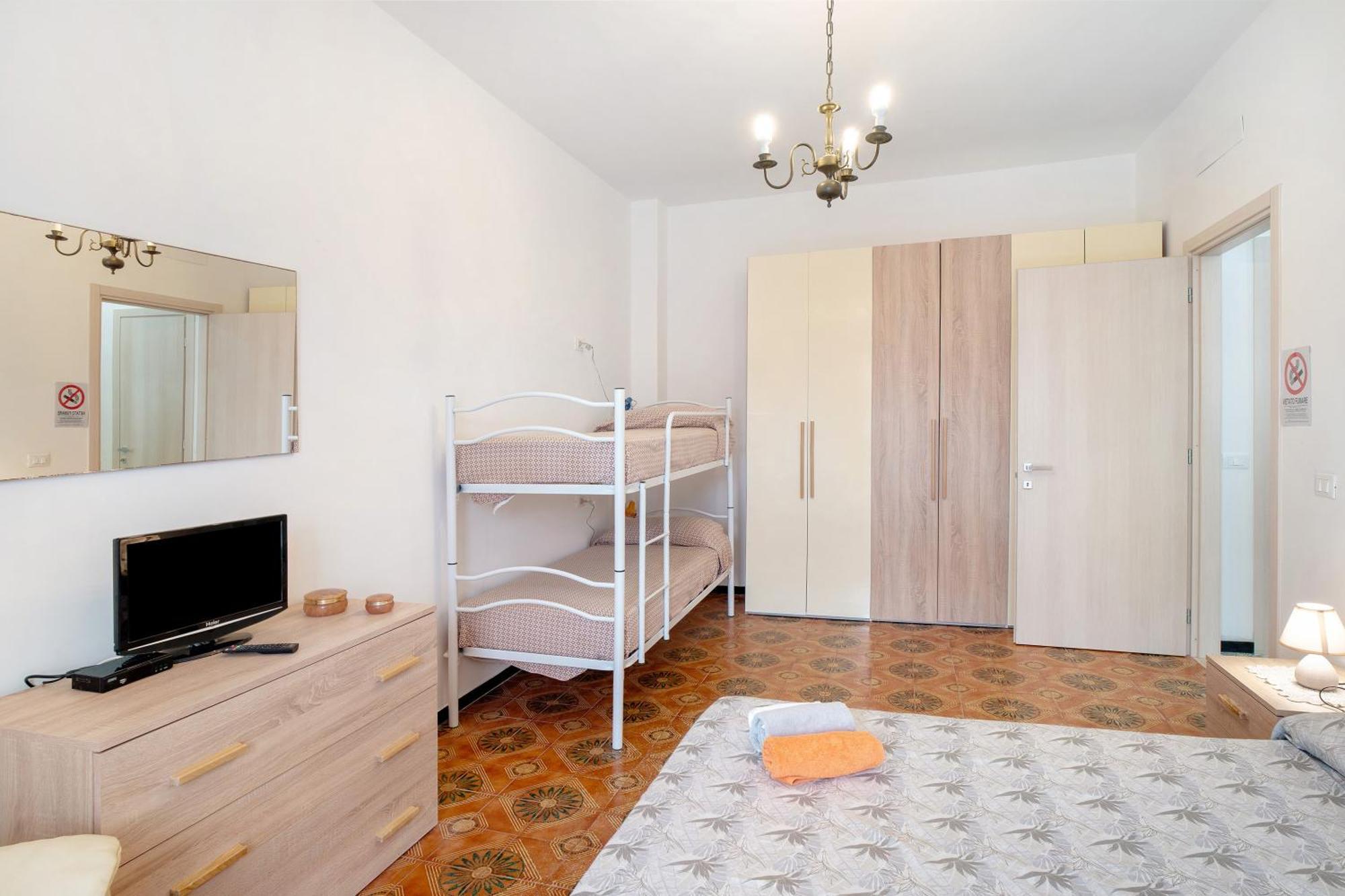 La Casa Dei Nonni Lägenhet Albenga Exteriör bild