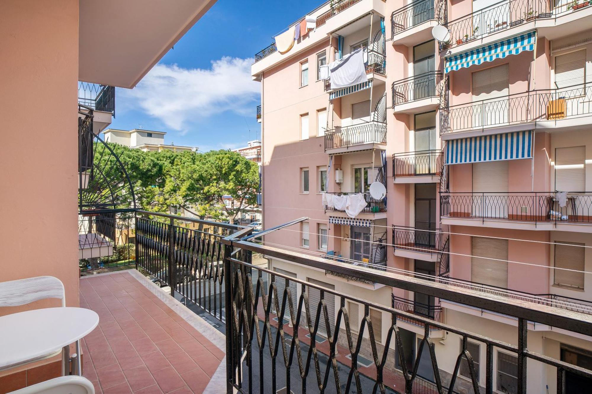 La Casa Dei Nonni Lägenhet Albenga Exteriör bild